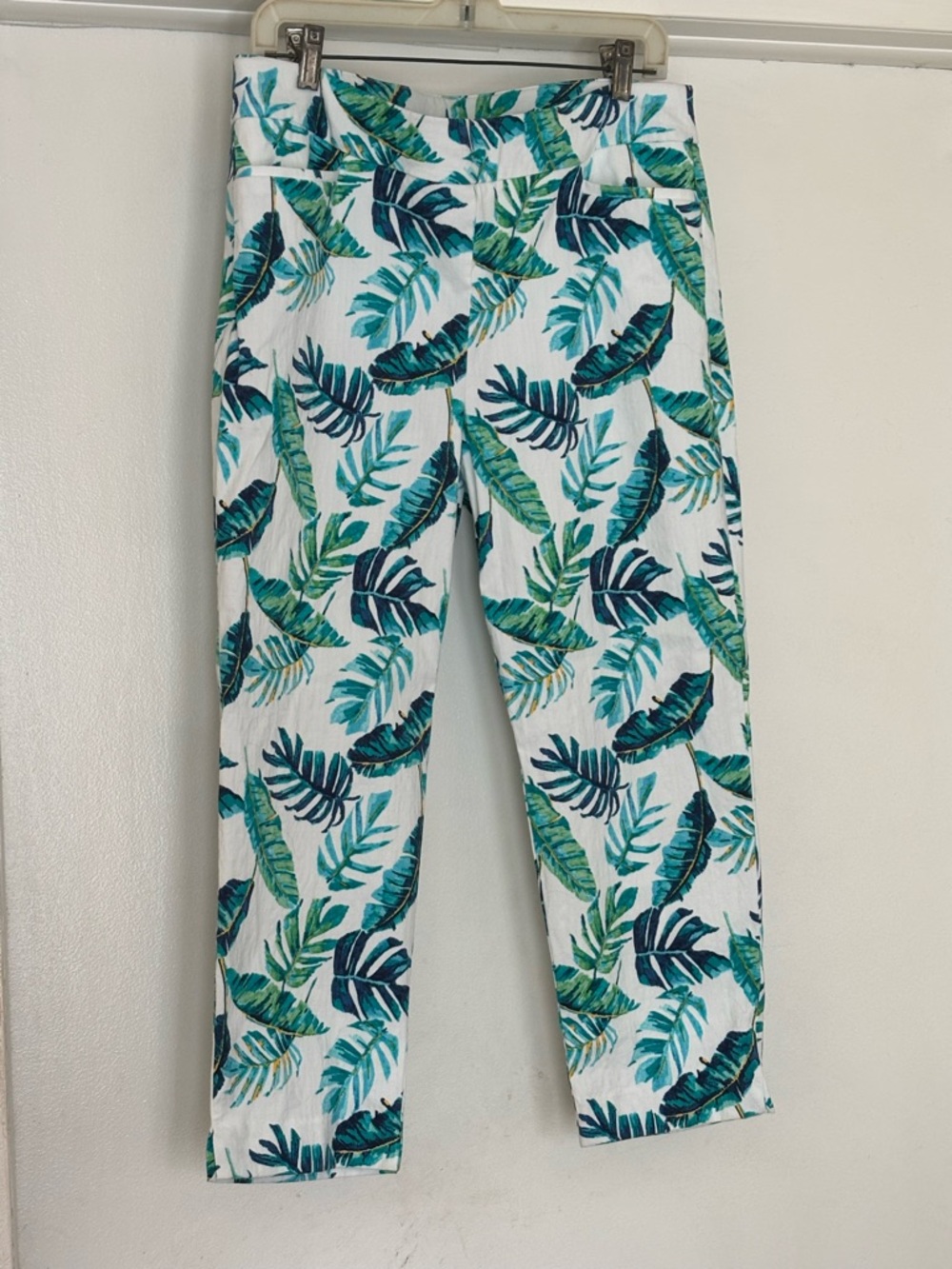 Chico’s Tropical  Leaf Print Cropped Pants - Teal & Green on White